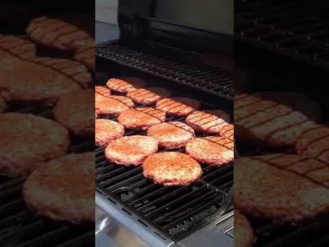 Food Vlog from our July 1st cookout 🍖 our grill man had a lot to say 😂 #short #sdlife #foodvlog